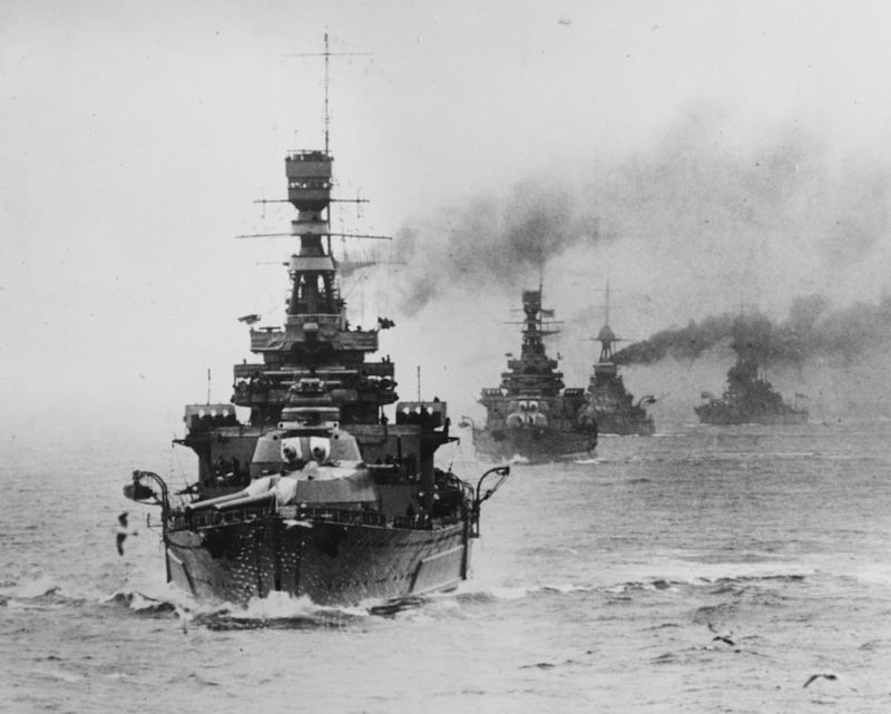HMS Repulse on manouvres, late 1920s. US Naval History and Heritage Command. Public Domain.